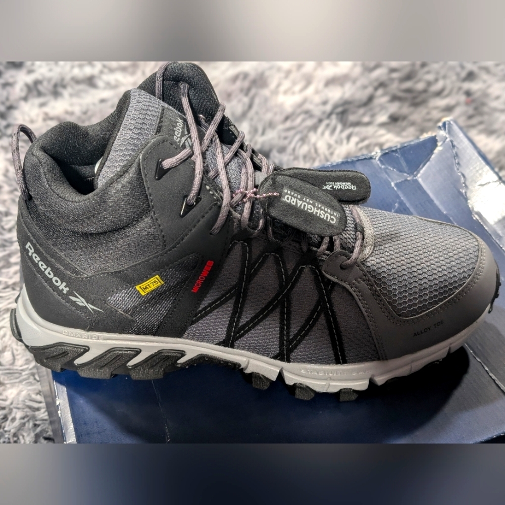 Reebok alloy toe work boots